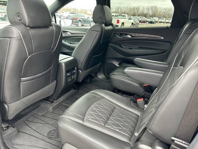 Used 2022 Buick Enclave Avenir w/ Avenir Technology Package AWD/4WD image 13