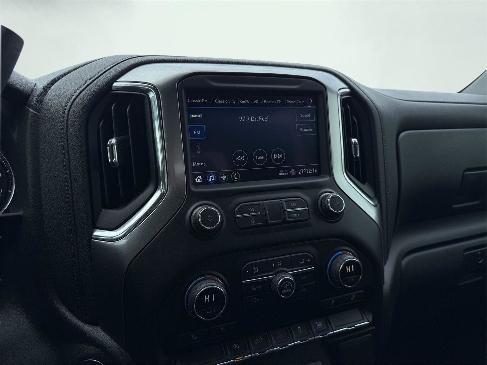 Used 2021 Chevrolet Silverado 1500 LT image 13