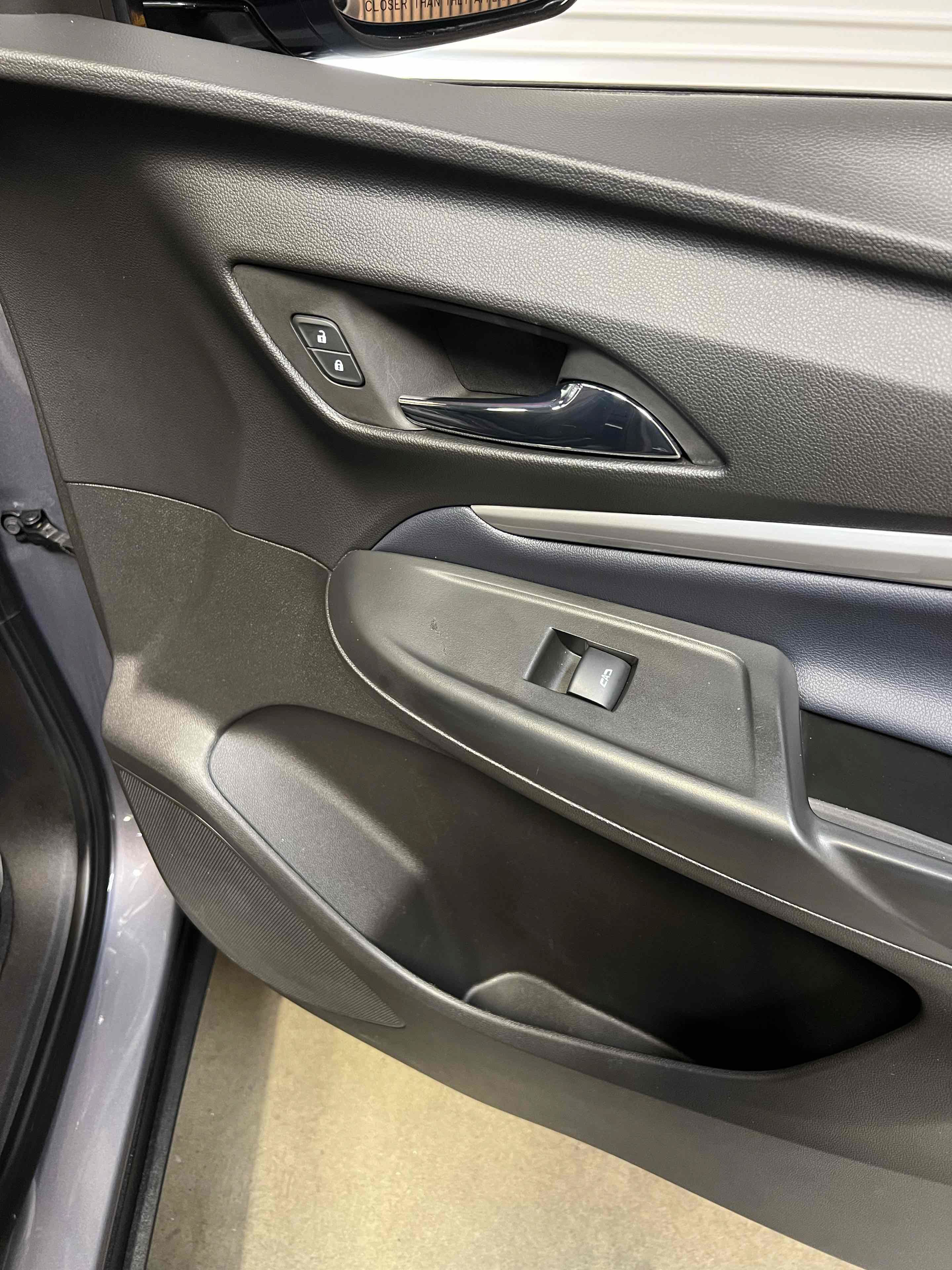 Used 2022 Chevrolet Bolt EUV LT w/ Convenience Package FWD image 70