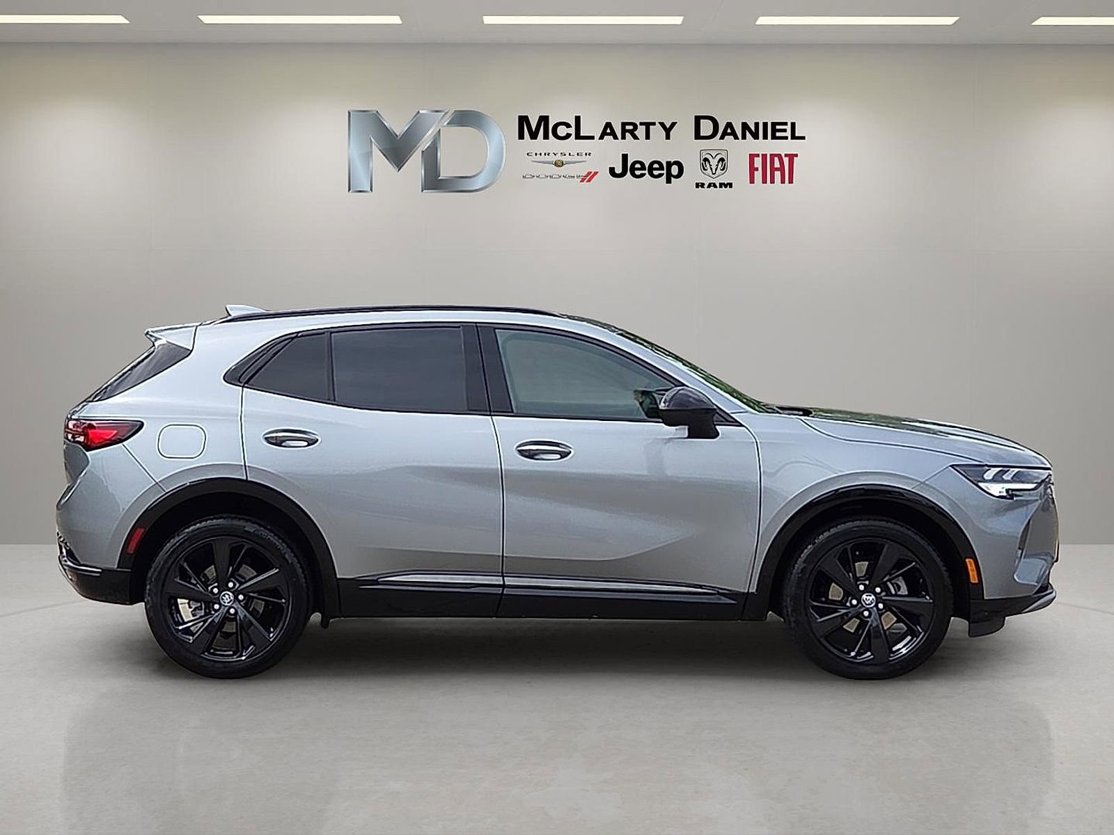 Used 2023 Buick Envision Preferred w/ Sport Touring Package AWD/4WD image 6