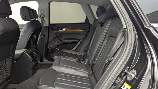 Used 2021 Audi Q5 e Premium Plus w/ Premium Plus Package image 16