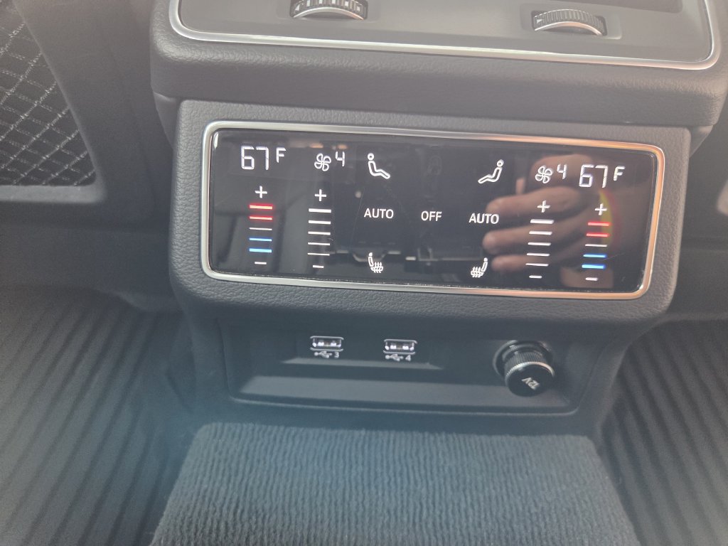 Used 2020 Audi A6 3.0T allroad Prestige w/ Prestige Package AWD/4WD image 36