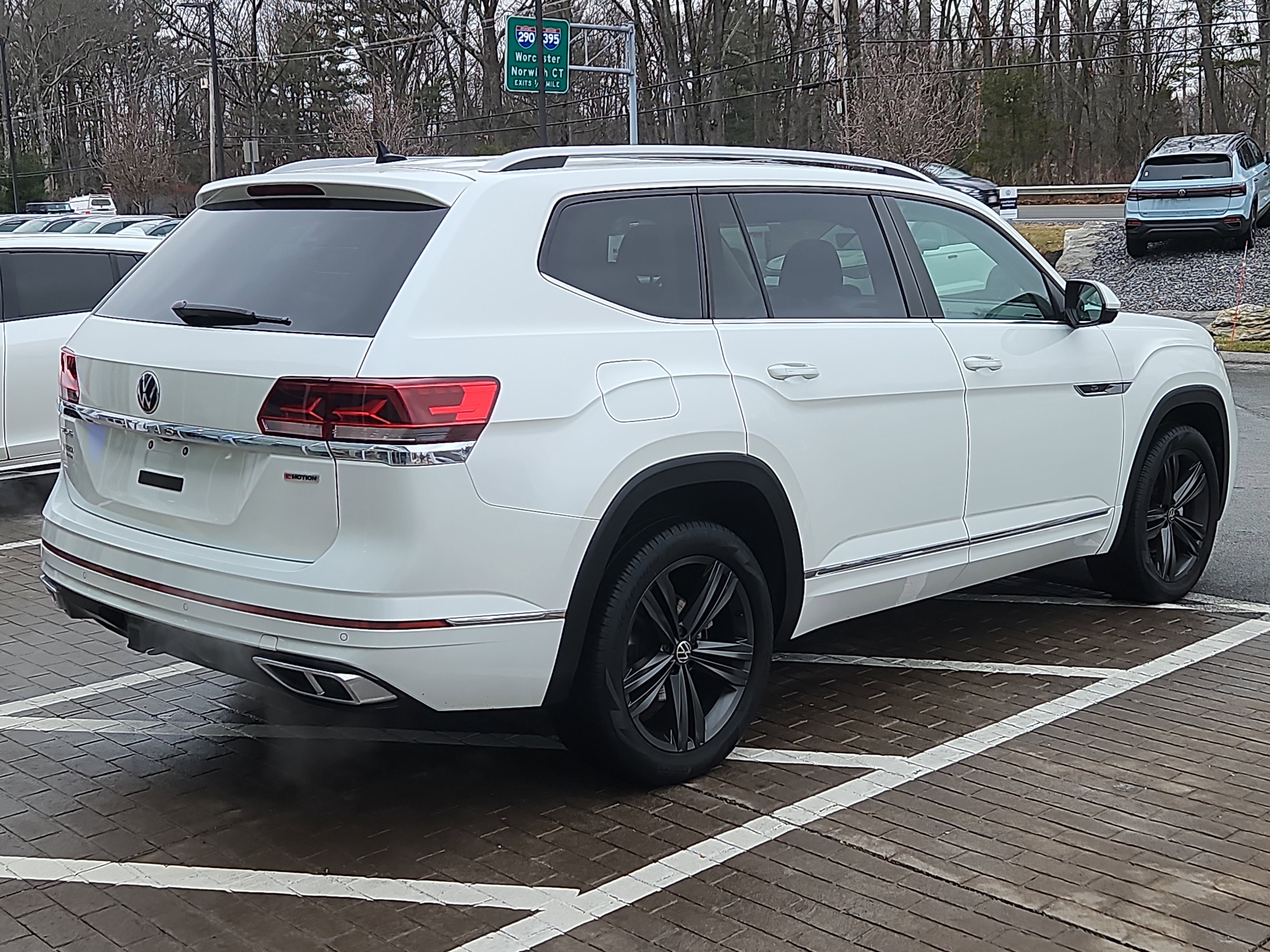 Certified 2022 Volkswagen Atlas SEL R-Line image 3