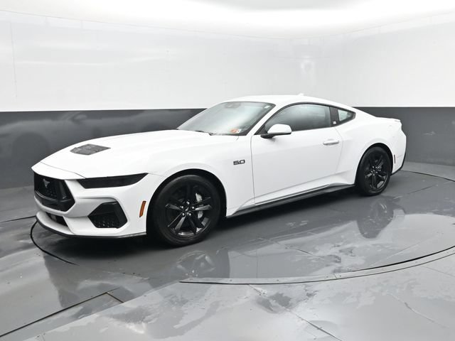 Used 2025 Ford Mustang GT RWD image 2