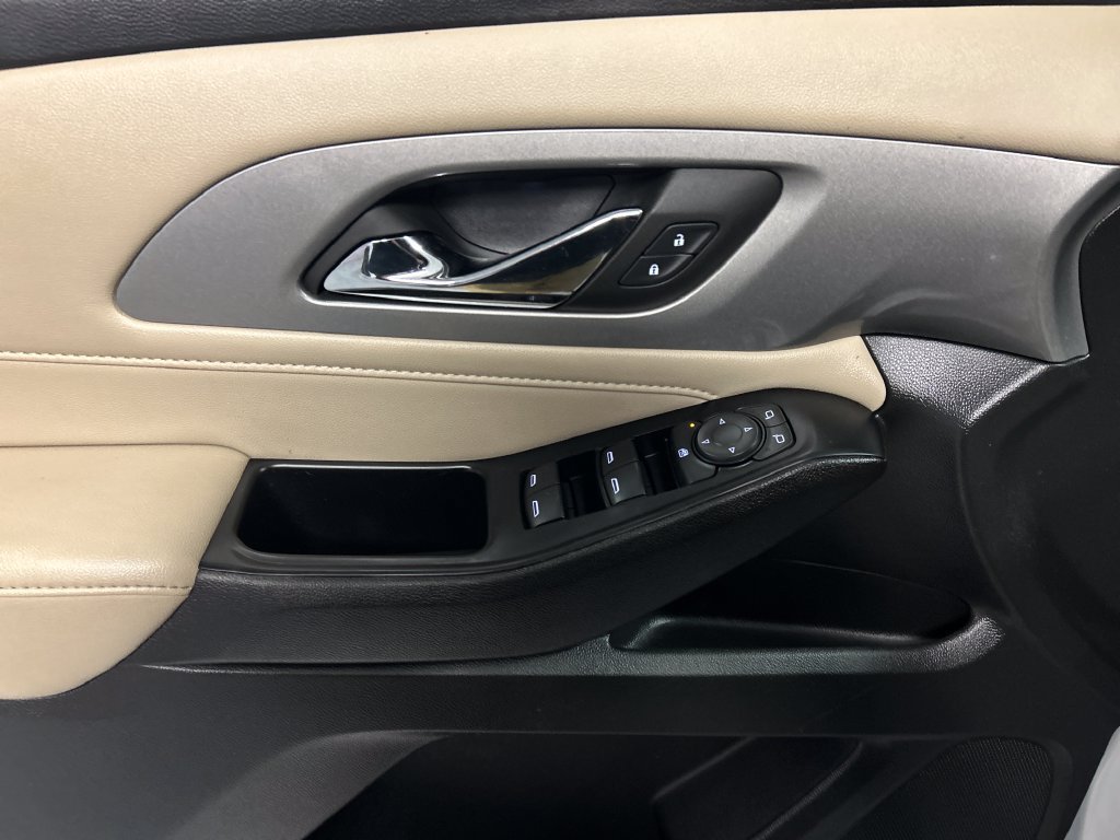 Used 2023 Chevrolet Traverse LS w/ Midnight/Sport Edition FWD image 14