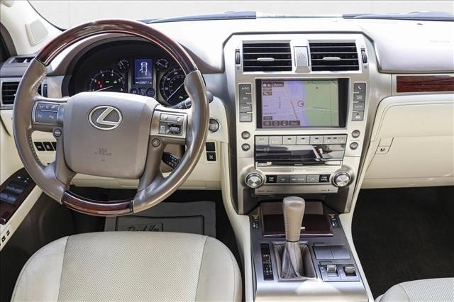 Used 2016 Lexus GX 460 image 27