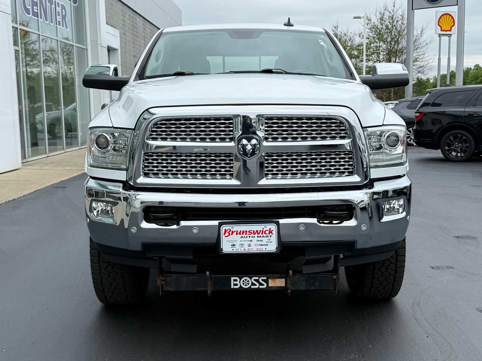 Used 2018 RAM 2500 Laramie w/ Convenience Group AWD/4WD image 2