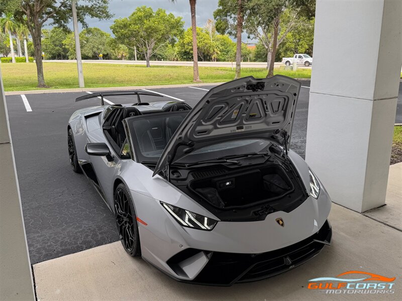 Used 2019 Lamborghini Huracan Performante AWD/4WD image 40