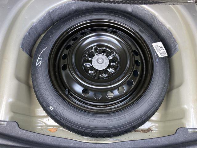 Certified 2020 Toyota Camry LE image 25