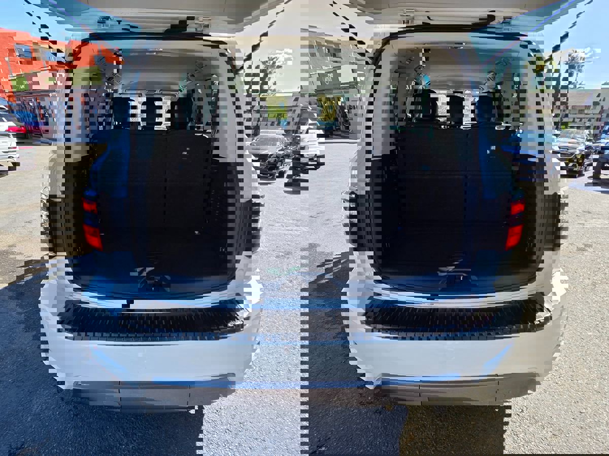 Used 2023 Nissan Armada SV image 13