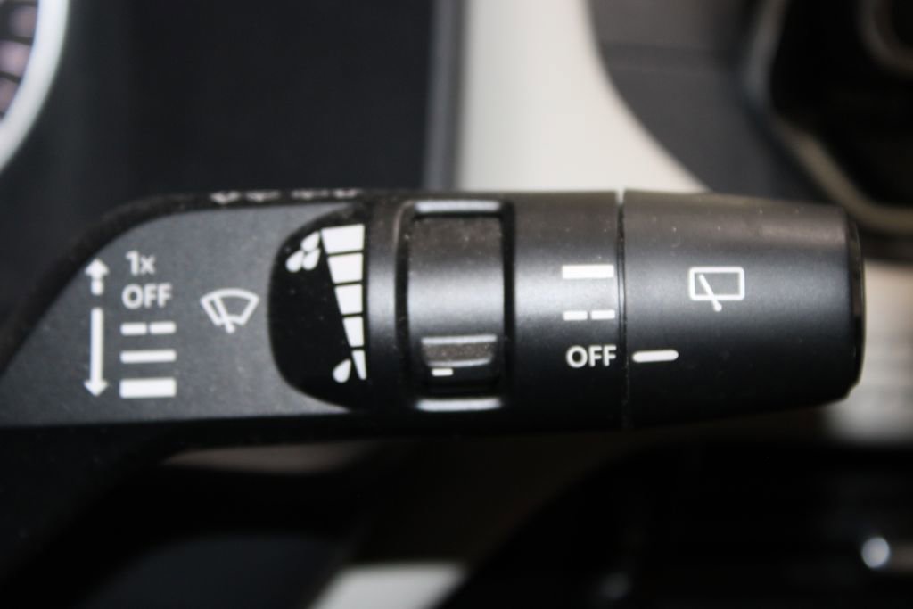 Used 2023 Nissan Rogue SV AWD/4WD image 28