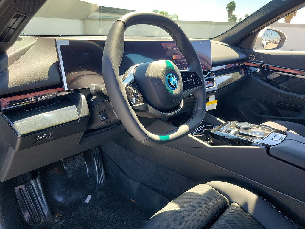 New 2026 BMW i5 eDrive40 w/ Convenience Package RWD image 21