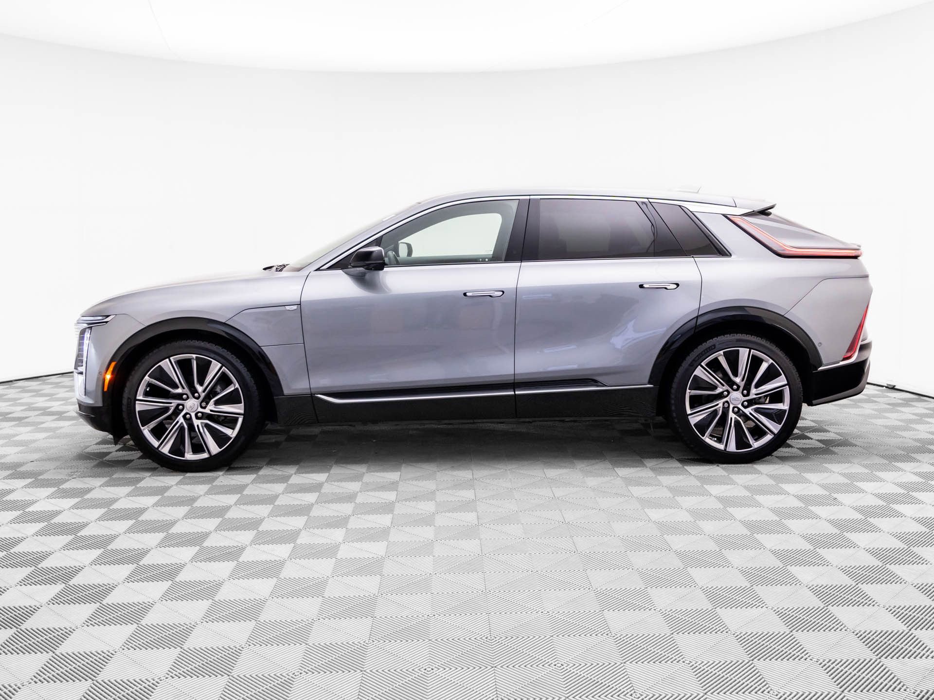 Certified 2024 Cadillac Lyriq Luxury w/ LPO, Floor Liner Package image 2