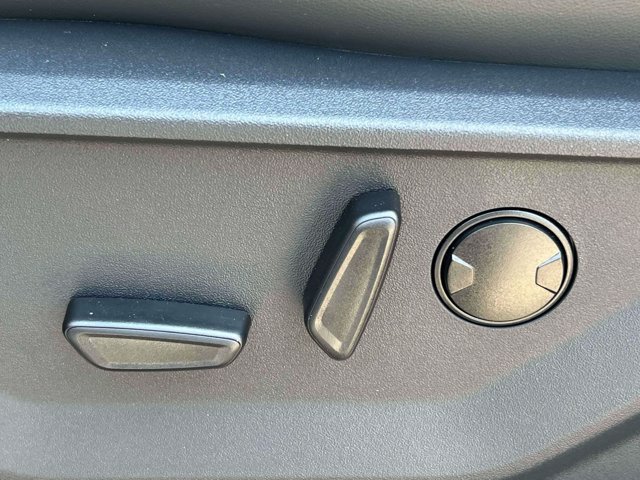 Used 2026 Ford Expedition Active AWD/4WD image 17