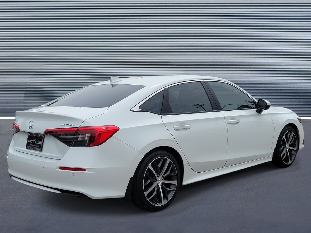 Used 2022 Honda Civic Touring image 3