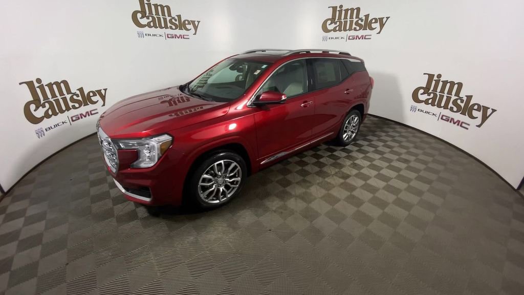 Used 2023 GMC Terrain Denali image 4