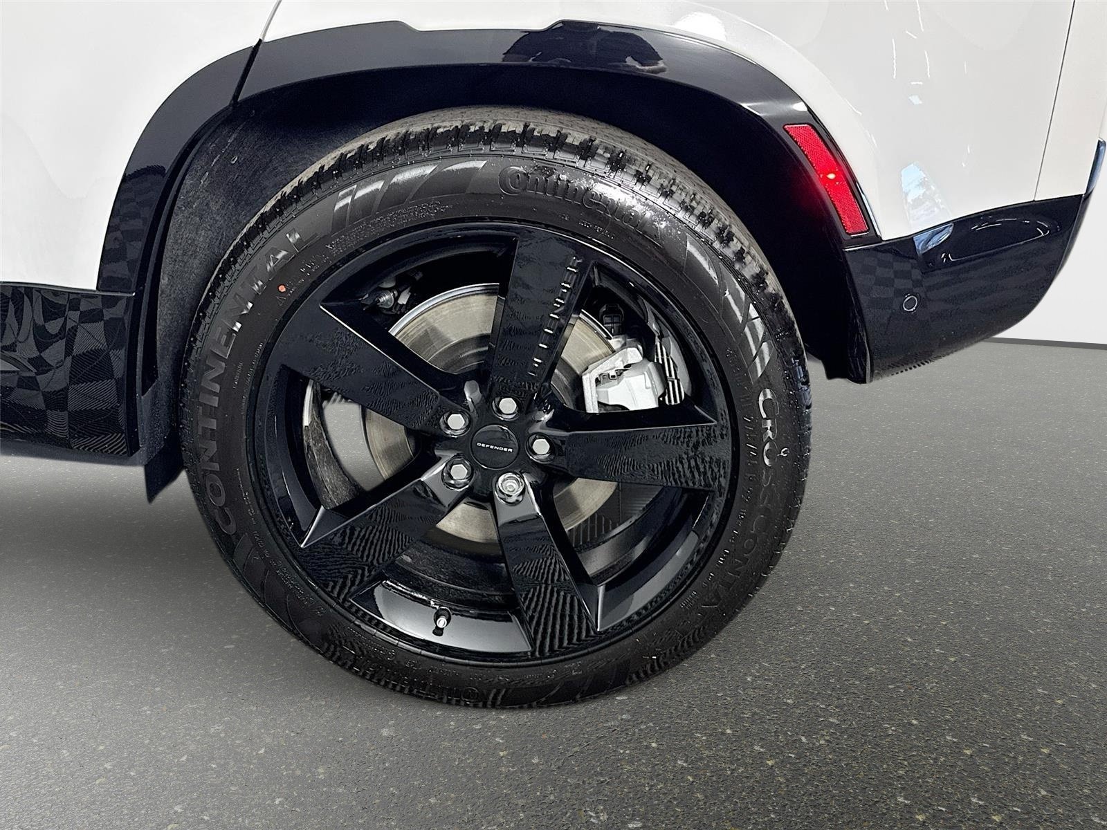 New 2026 Land Rover Defender 110 X-Dynamic SE AWD/4WD image 33