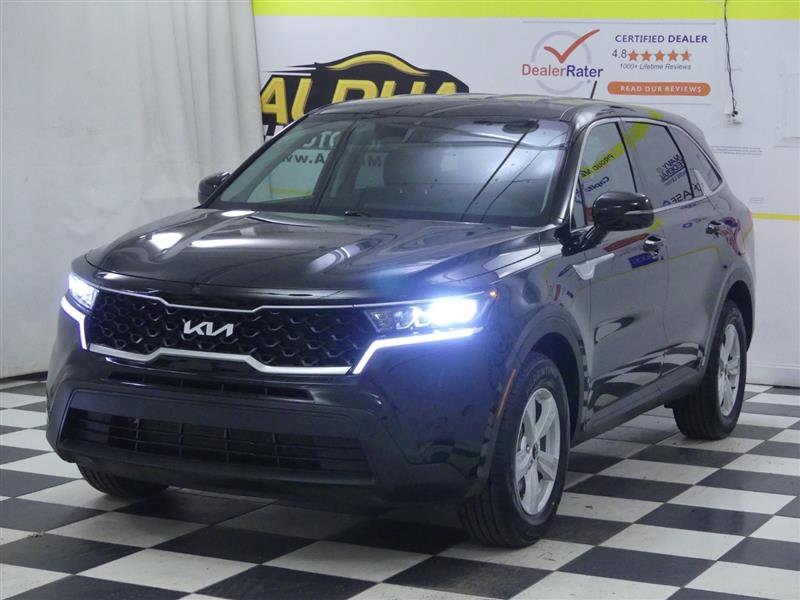 Used 2023 Kia Sorento LX image 4