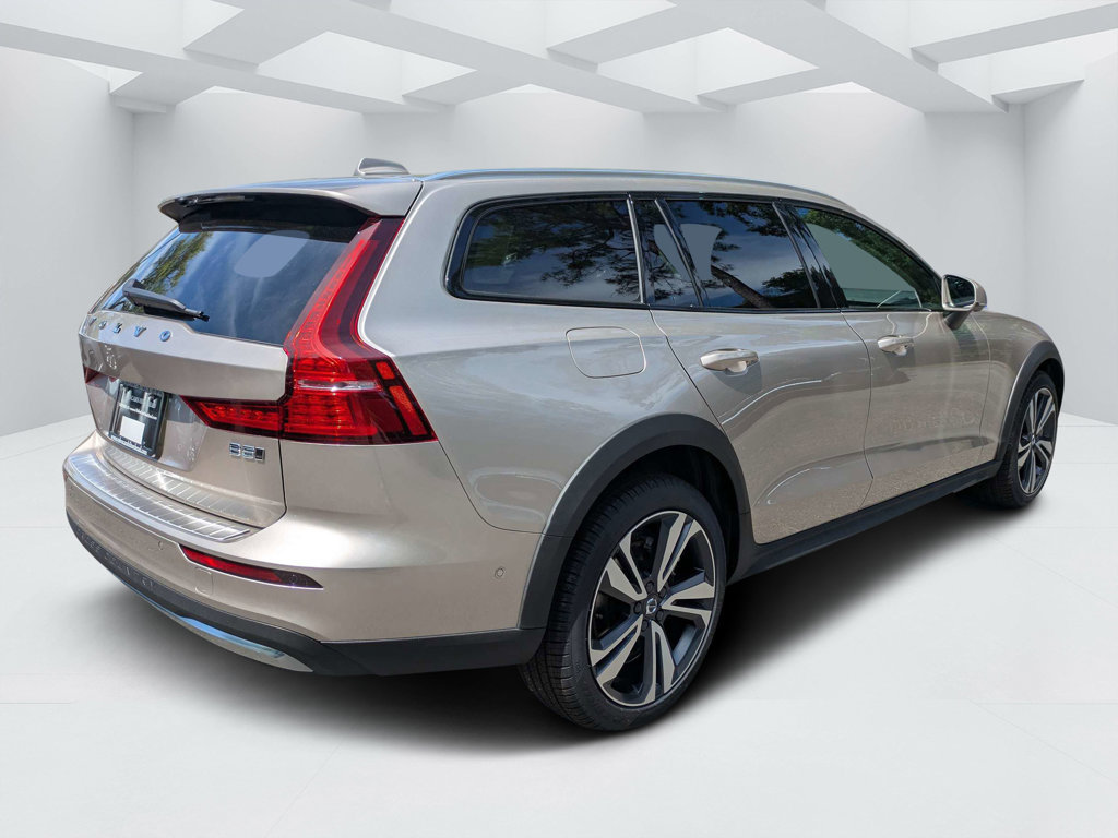 New 2026 Volvo V60 B5 Cross Country Plus w/ Protection Package Premier AWD/4WD image 3