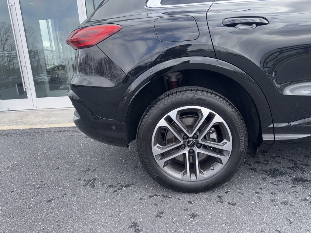 Certified 2025 Audi Q5 2.0T Premium Plus w/ Premium Plus image 5