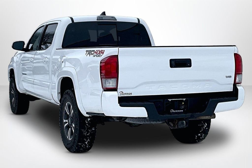 Used 2017 Toyota Tacoma SR5 image 4