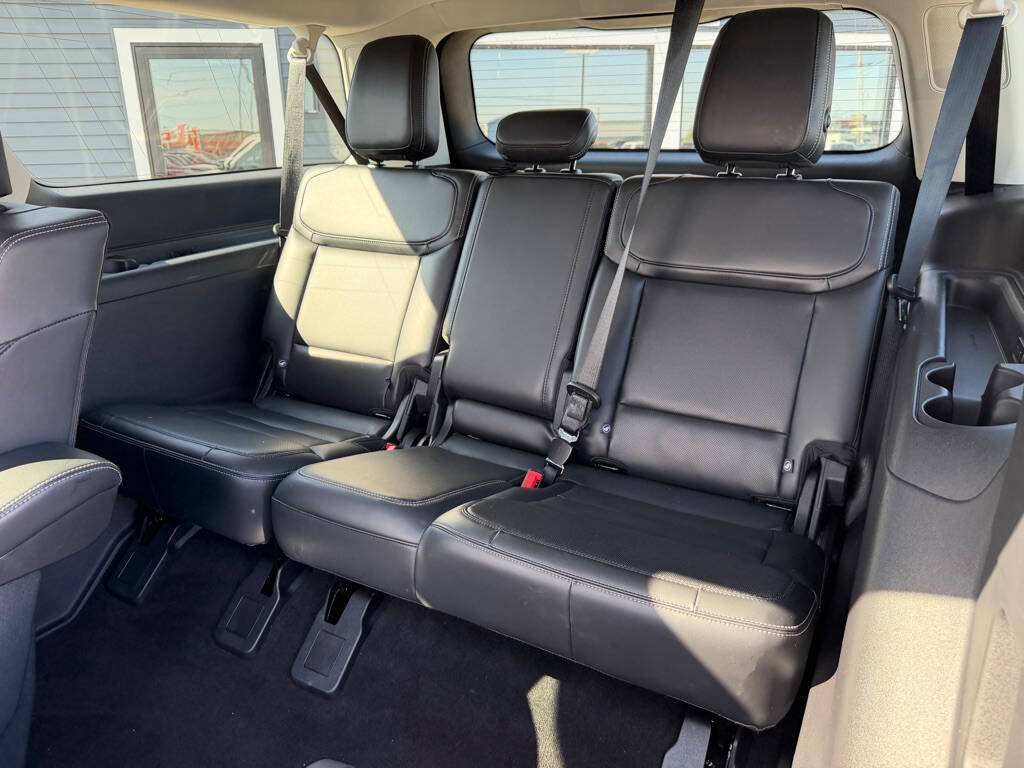 Used 2025 Ford Expedition Max Platinum AWD/4WD image 40