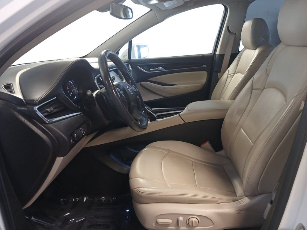 Used 2018 Buick Enclave Essence FWD image 17