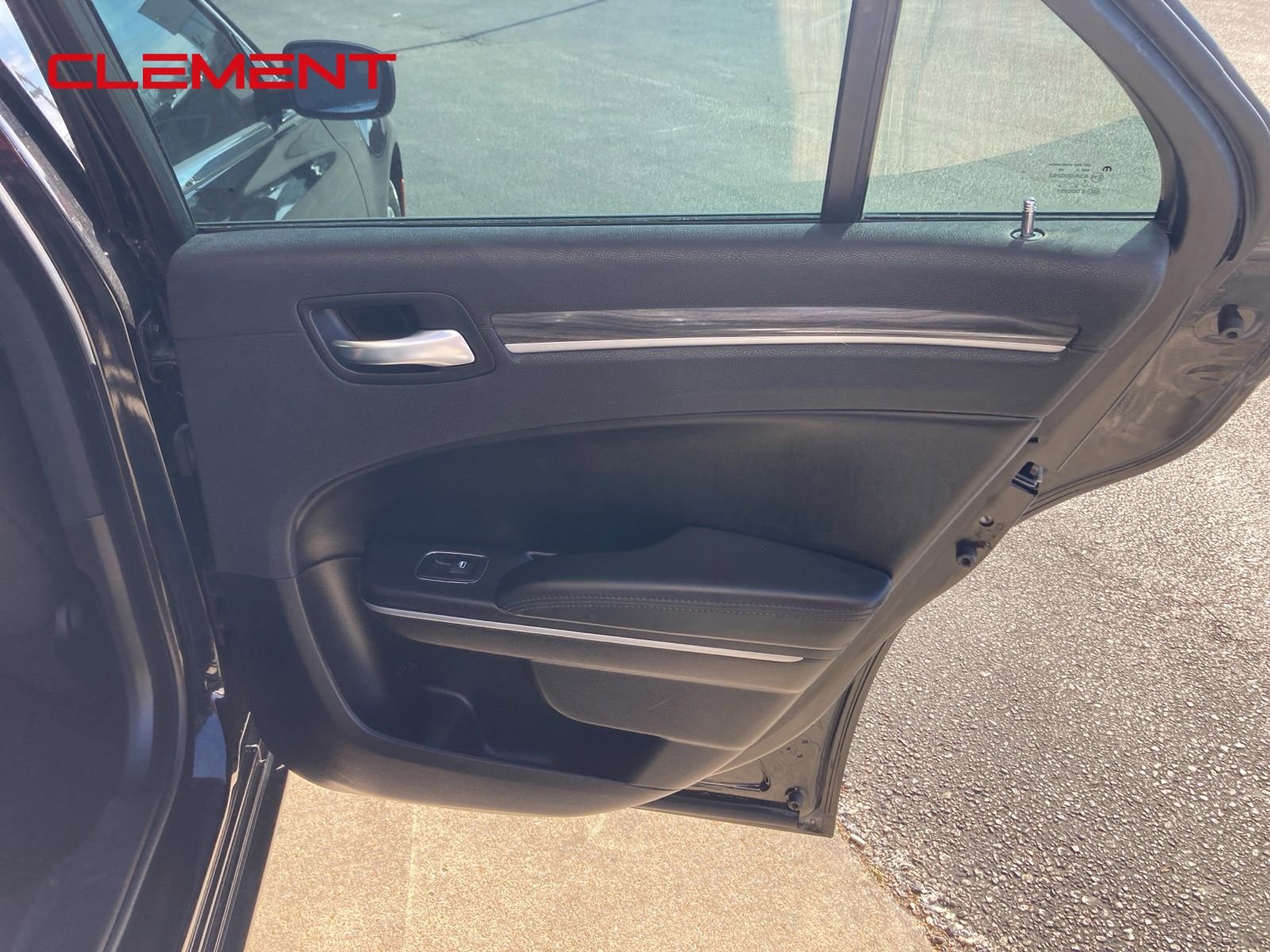 Used 2021 Chrysler 300 Touring image 29