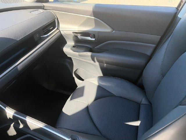 Used 2024 Toyota Grand Highlander AWD Hybrid image 16