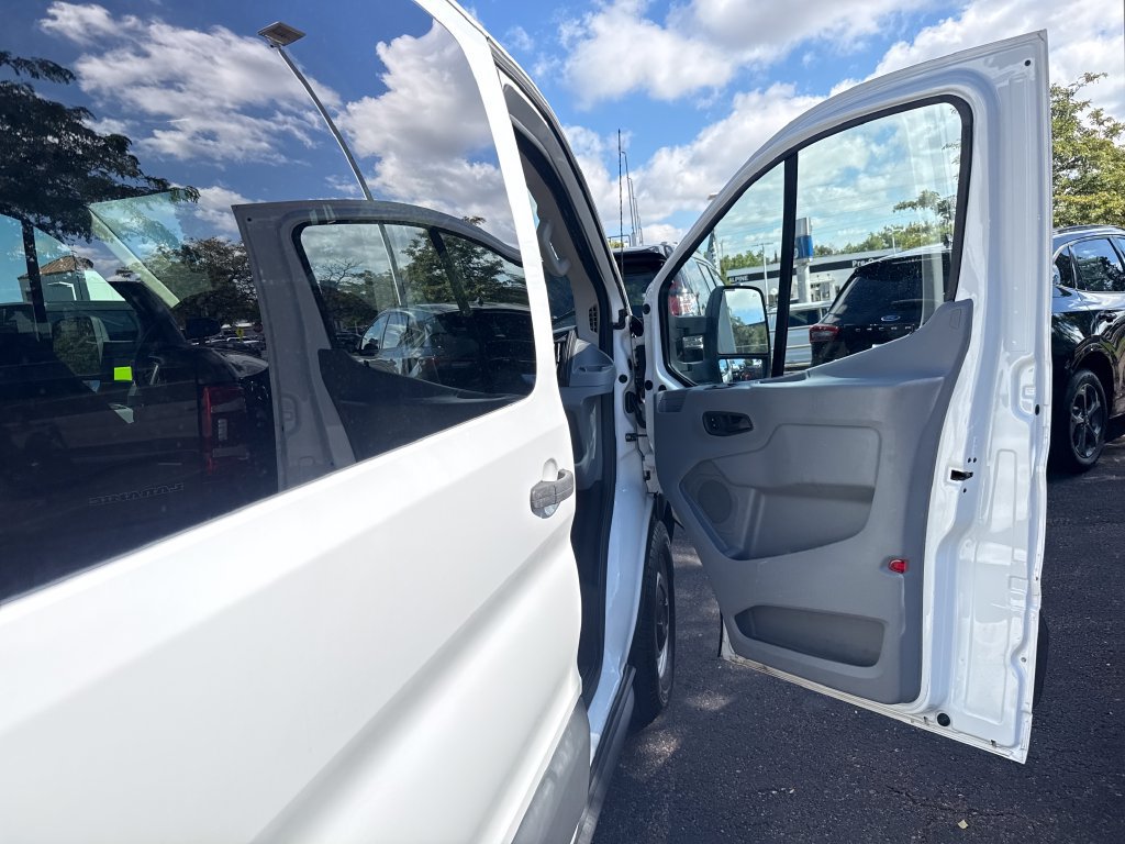 Used 2018 Ford Transit 150 XL RWD image 18