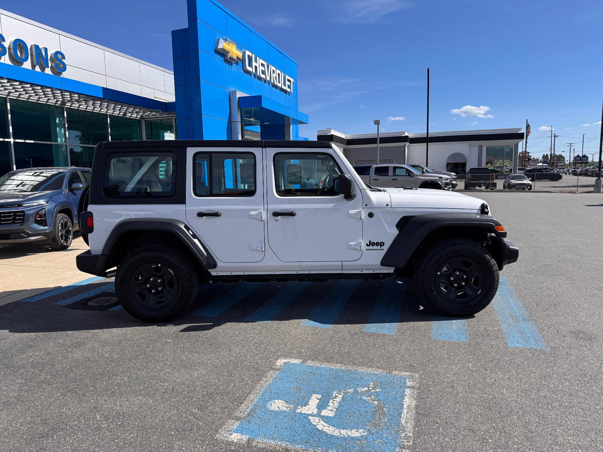 Used 2024 Jeep Wrangler Unlimited Sport AWD/4WD image 8