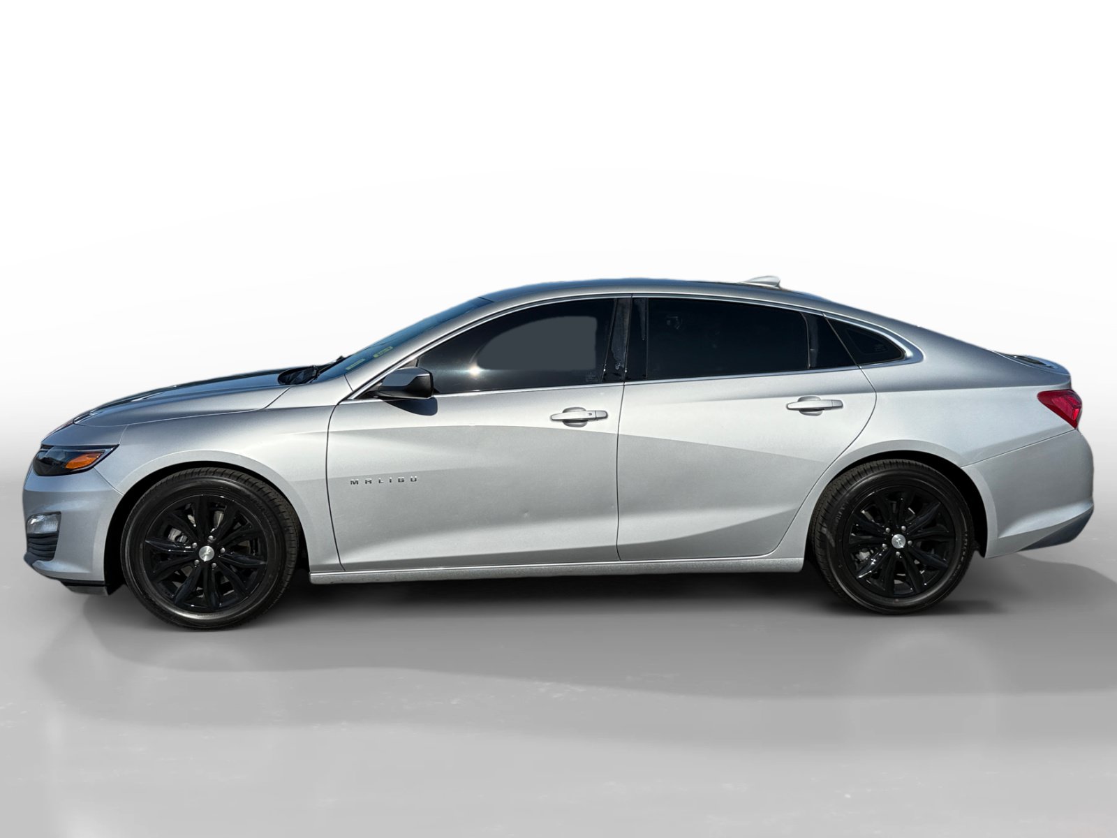 Used 2019 Chevrolet Malibu Hybrid FWD image 2