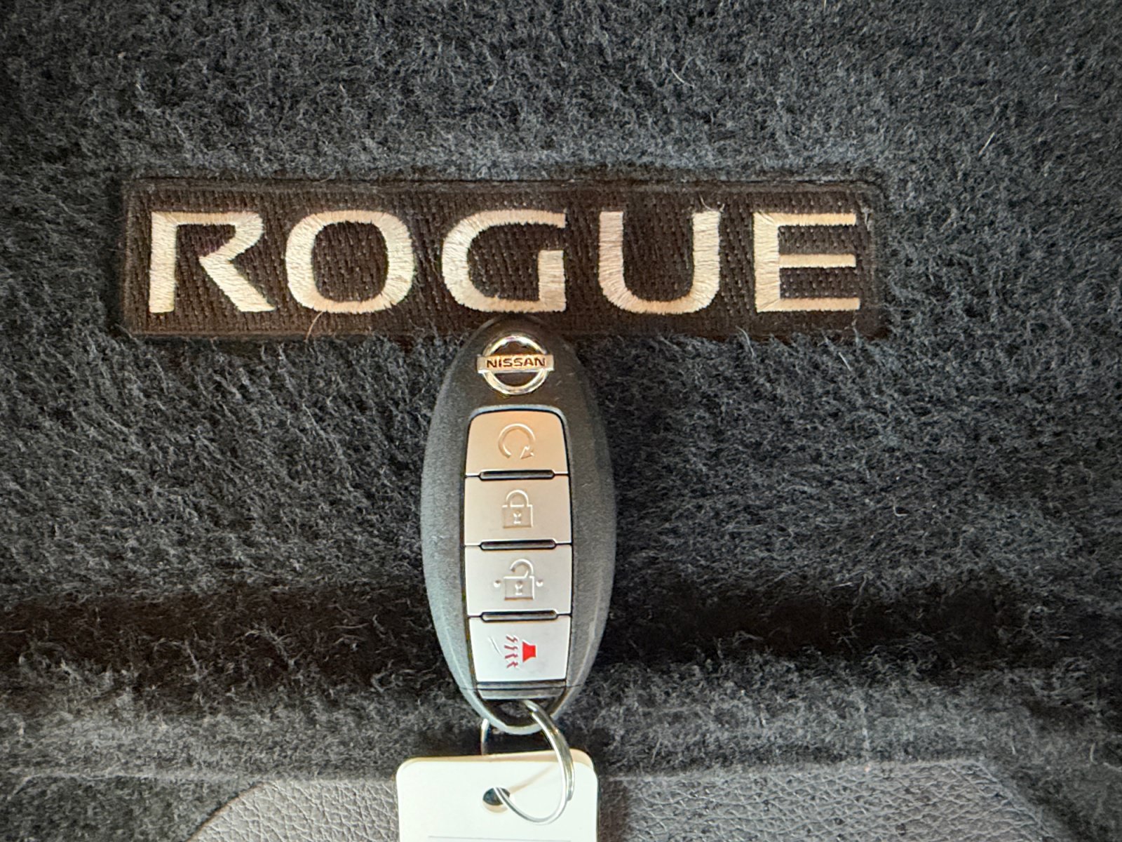 Used 2017 Nissan Rogue SV FWD image 30