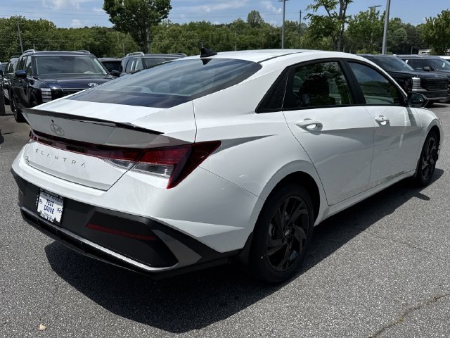 New 2026 Hyundai Elantra Sport FWD image 8