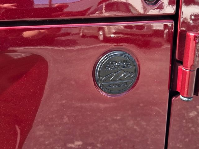 Used 2021 Jeep Gladiator Willys image 14