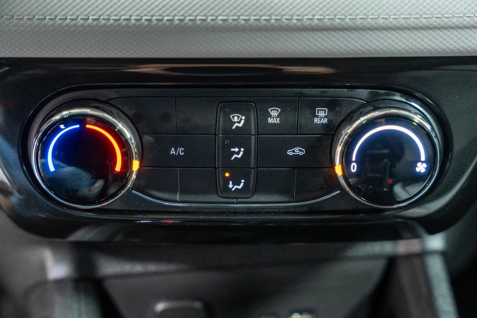 Used 2024 Chevrolet TrailBlazer LT w/ Driver Confidence Package image 36