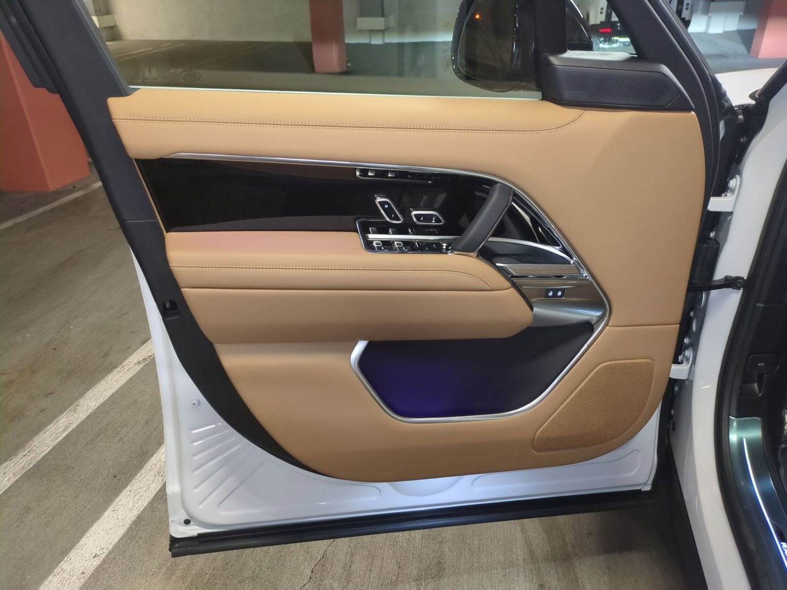 New 2026 Land Rover Range Rover SE image 11