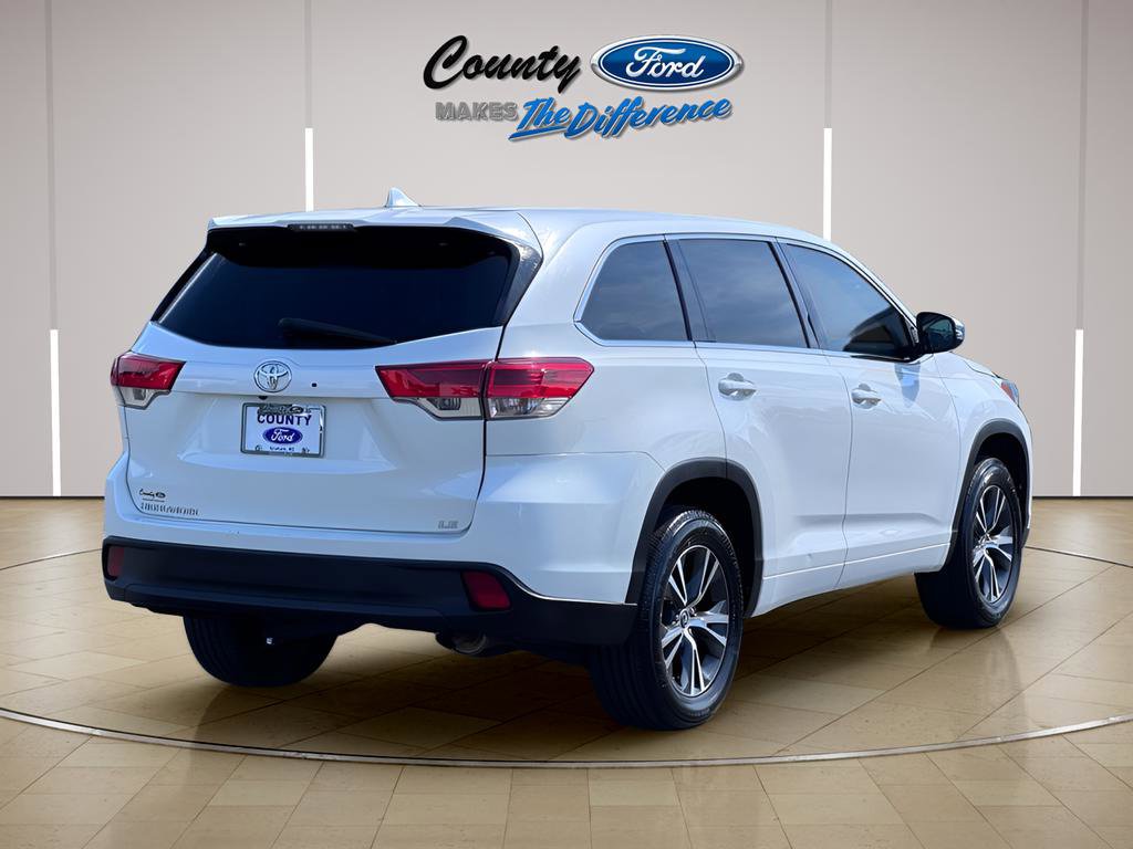 Used 2017 Toyota Highlander Plus FWD image 23