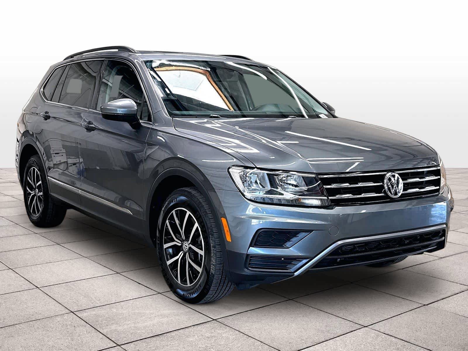 Used 2021 Volkswagen Tiguan SE w/ Panoramic Sunroof Package AWD/4WD image 3