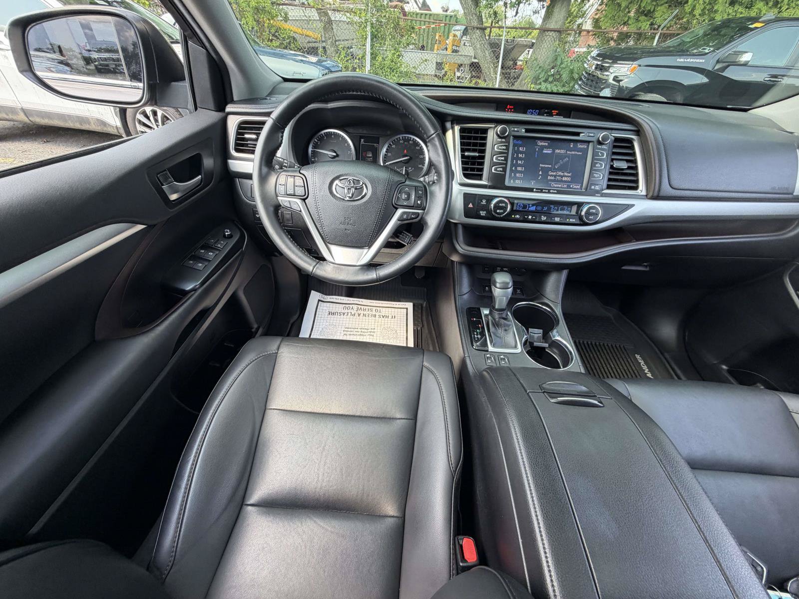 Used 2019 Toyota Highlander XLE AWD/4WD image 15