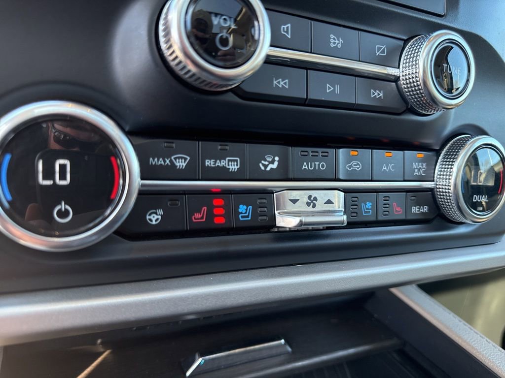 Used 2024 Ford Expedition Max Limited image 24