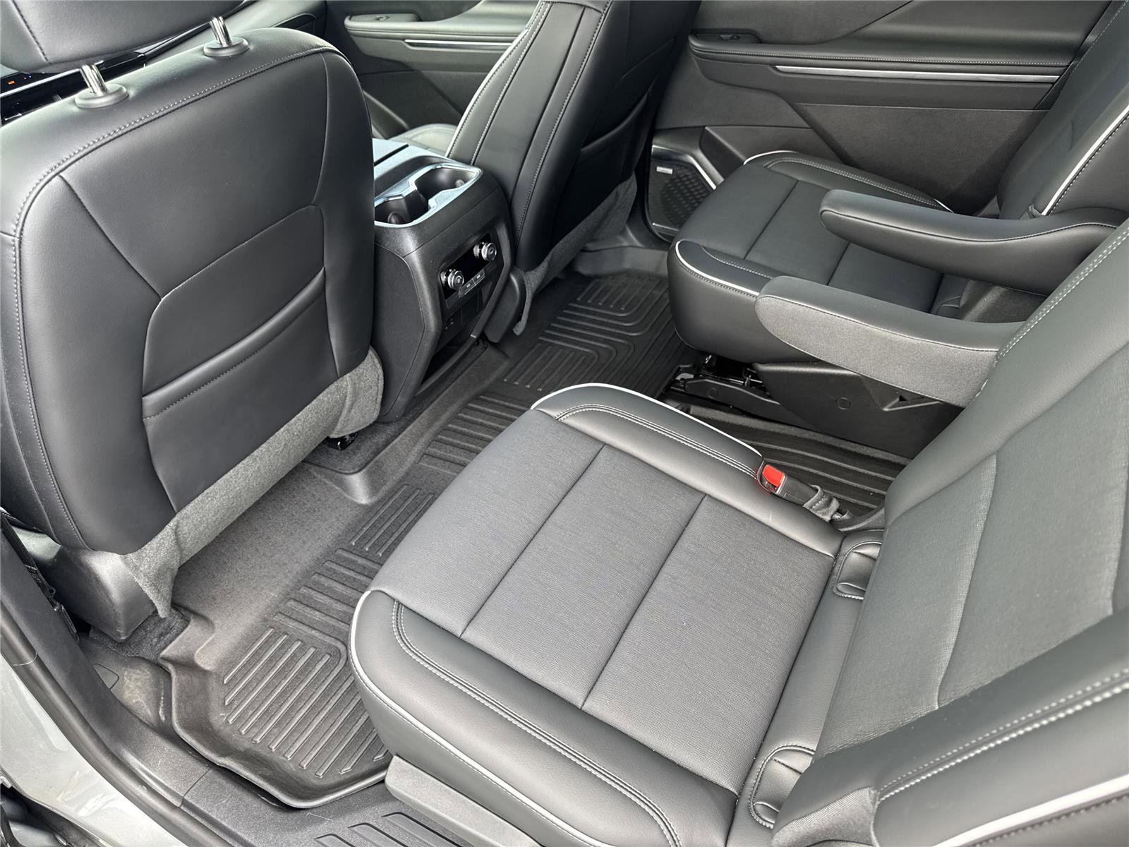 Used 2026 Buick Enclave Preferred FWD image 29