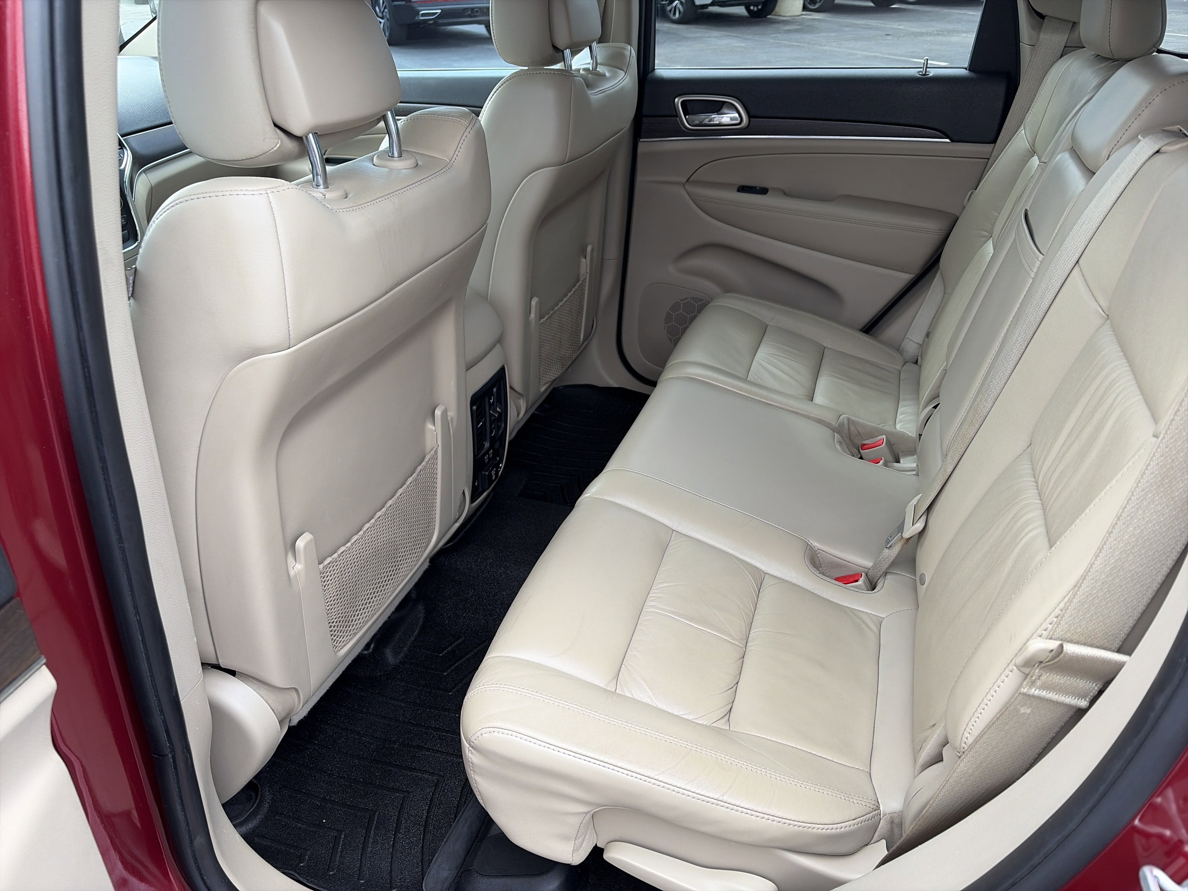 Used 2014 Jeep Grand Cherokee Limited image 23