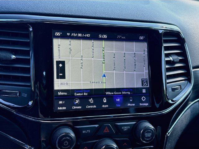 Used 2019 Jeep Grand Cherokee Limited AWD/4WD image 19