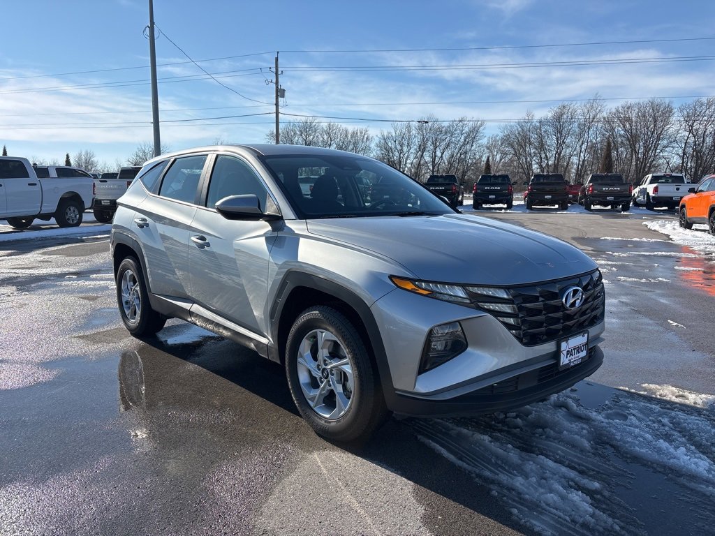 Used 2024 Hyundai Tucson SE image 1