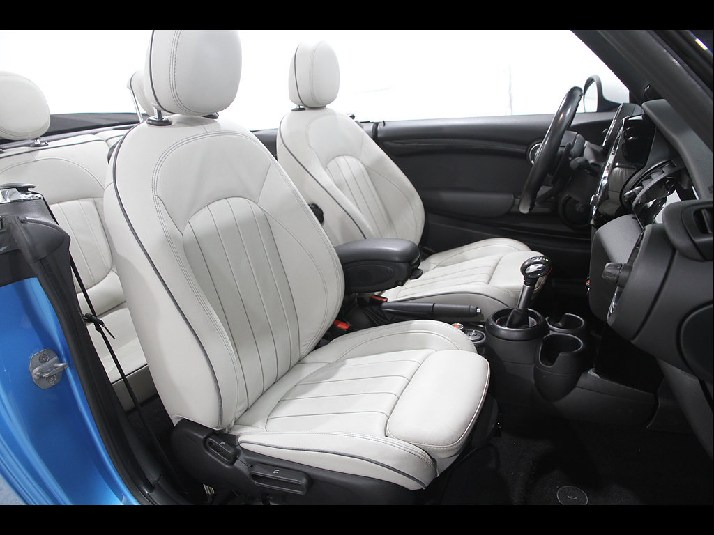 Used 2019 MINI Cooper S w/ Premium Package FWD image 16