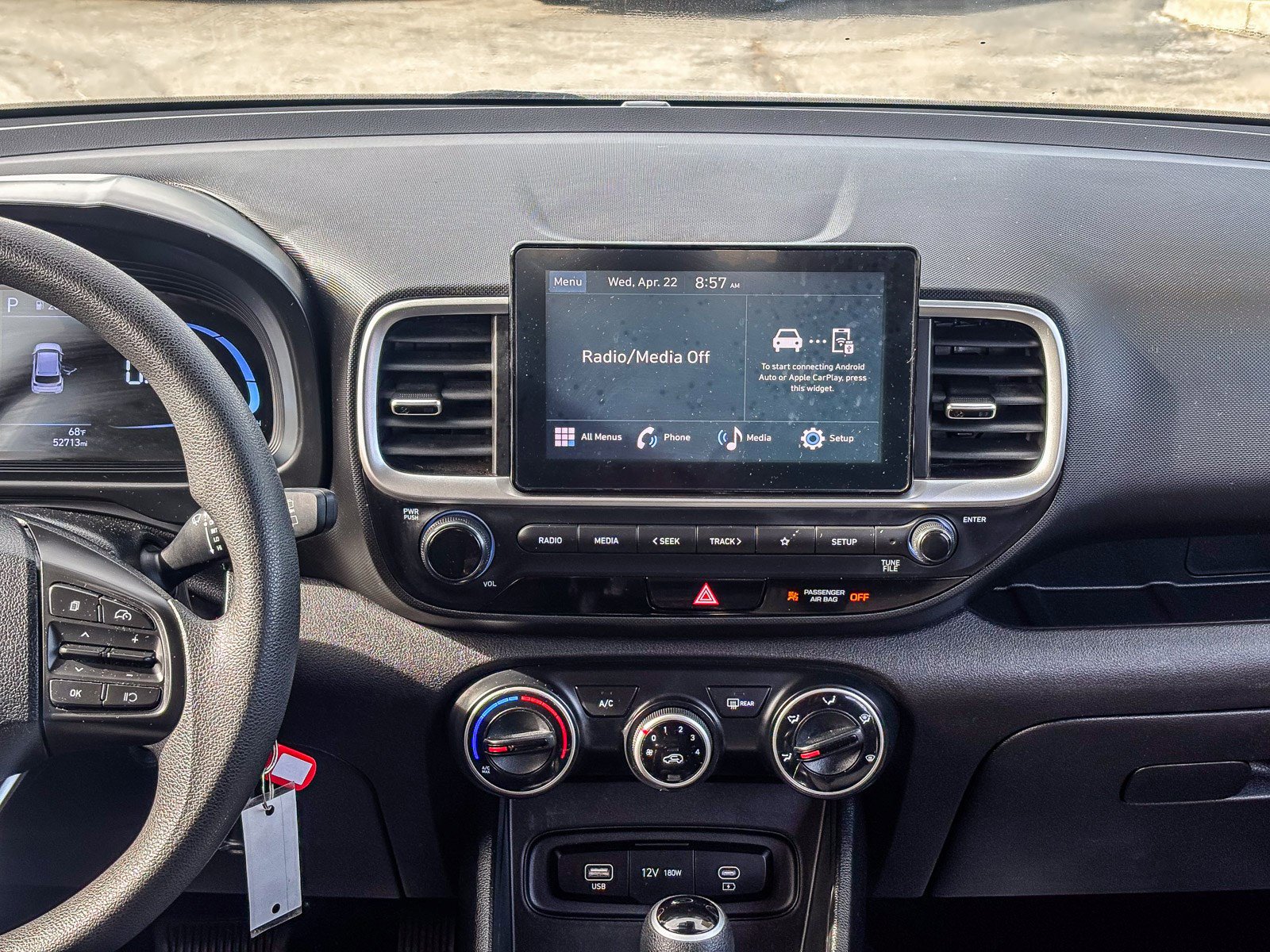 Used 2024 Hyundai Venue SE FWD image 17