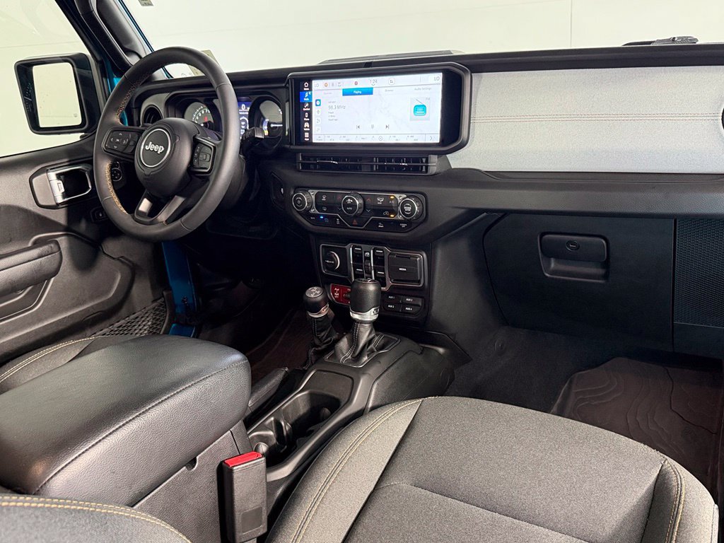 Used 2024 Jeep Wrangler Unlimited AWD/4WD image 15