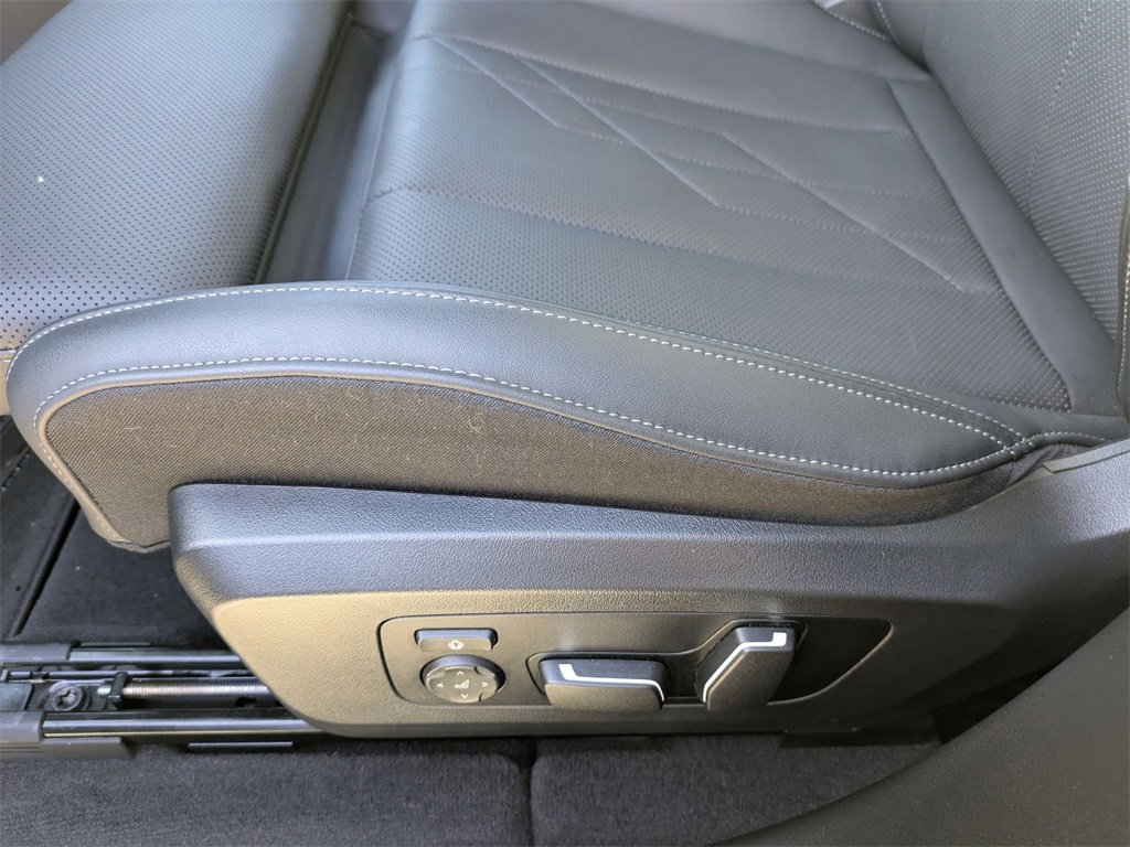 Certified 2025 BMW X3 xDrive30i w/ M Sport Package image 14