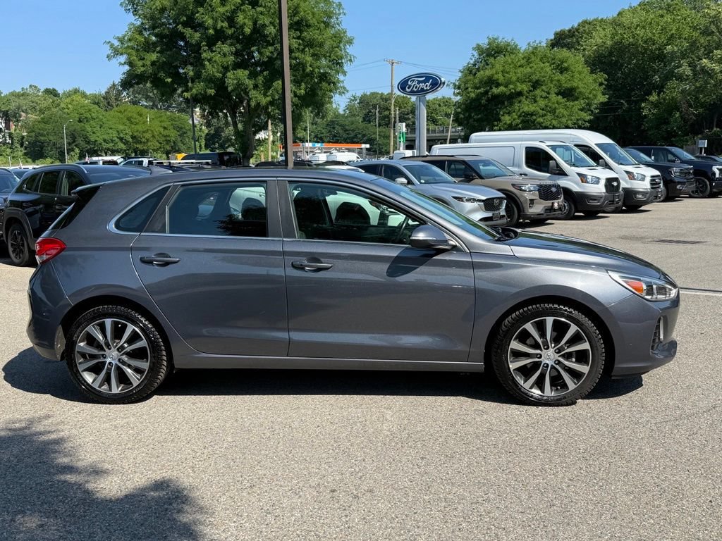 Used 2018 Hyundai Elantra GT w/ Style Package 02 FWD image 4